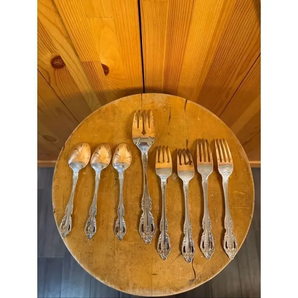 Oneida Real Silverplate Community Brahms 3 Spoons 2 Salad Forks 2 Forks 1Large F